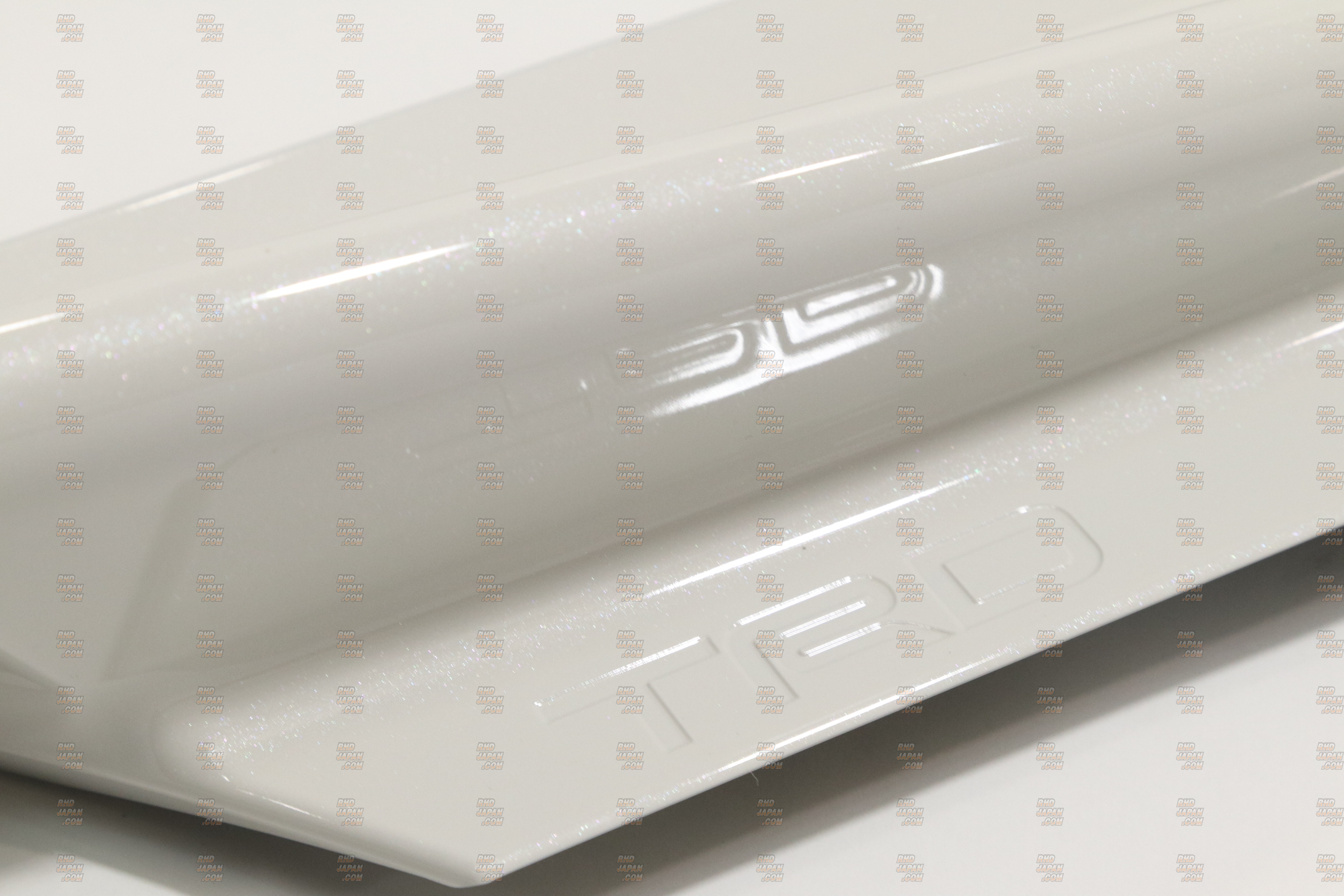 TRD Front Fender Aero Fin ABS White Pearl - ZN6 - RHDJapan