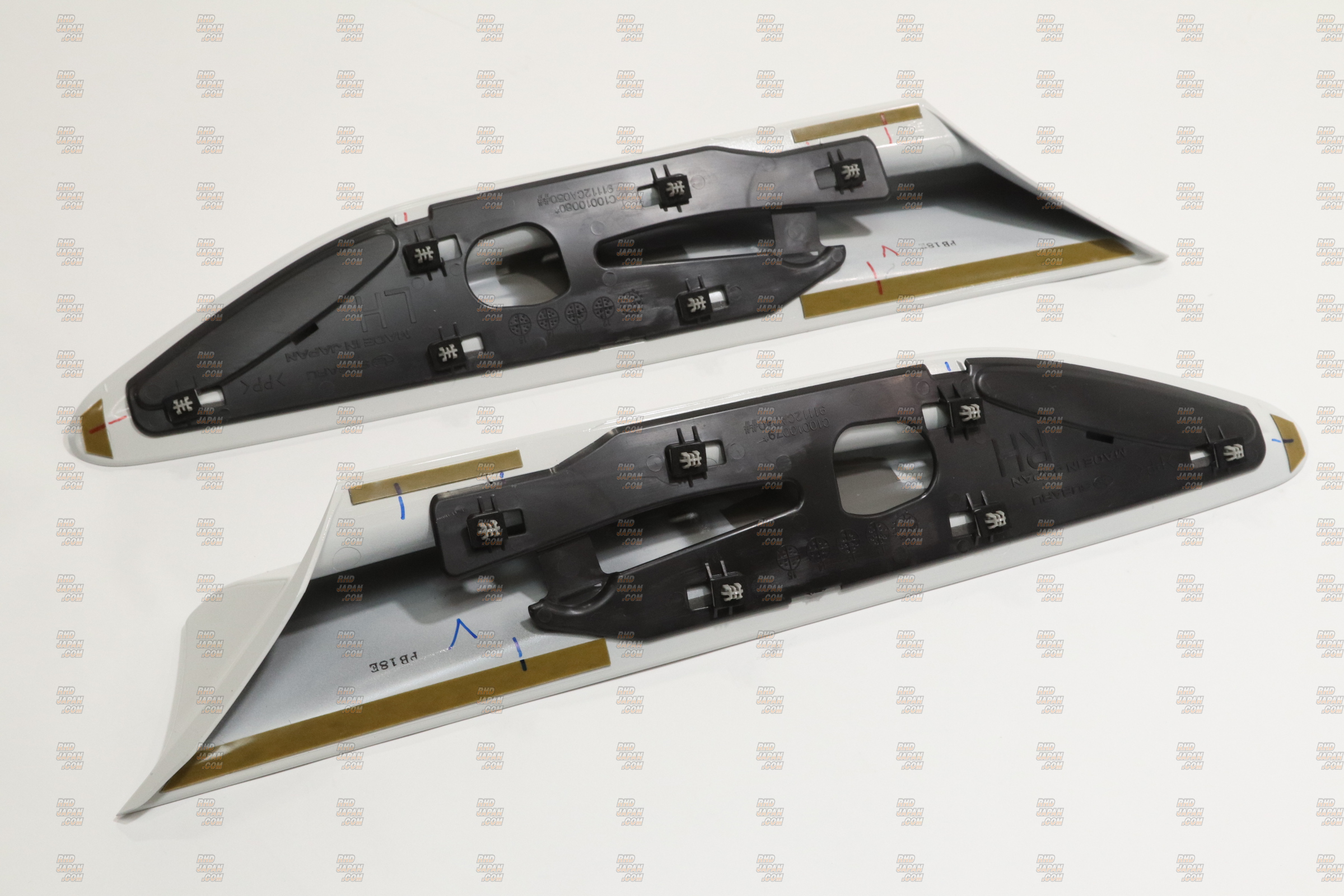 TRD Front Fender Aero Fin ABS White Pearl - ZN6 - RHDJapan