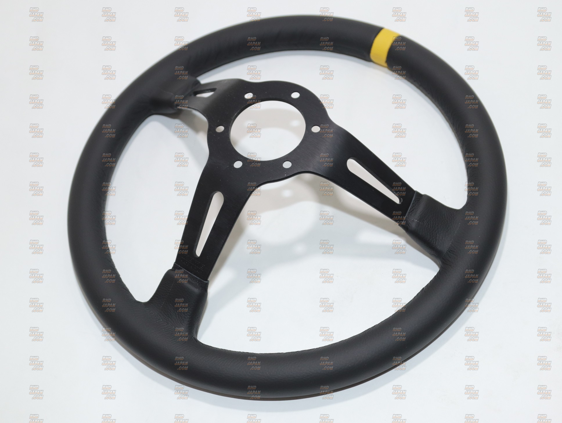 MOMO Steering Wheel - Ultra Japan Black Leather - RHDJapan