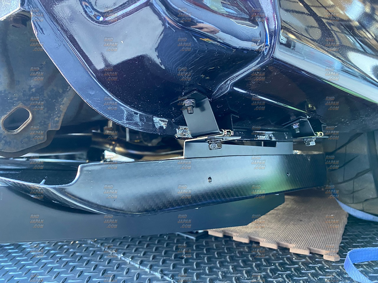 Diffuser On A Gt R R34 Okubo Factory Rear Diffuser Stay Kit - Skyline R34 4-Door GT-R Fender ...