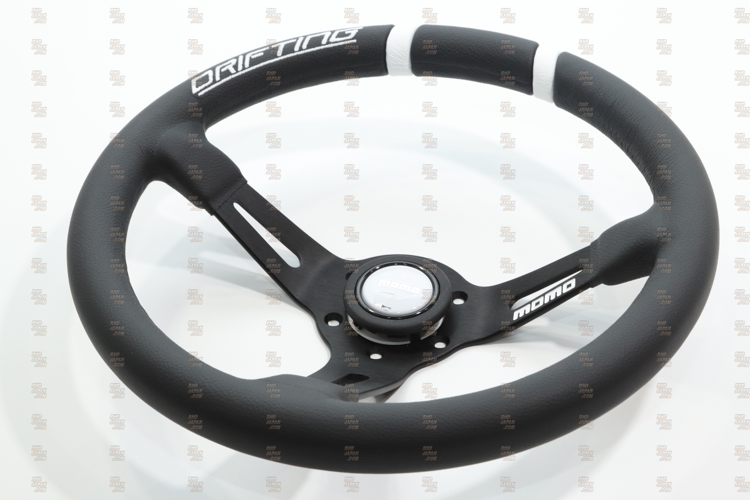MOMO Drifting Steering Wheel 330mm - White - RHDJapan