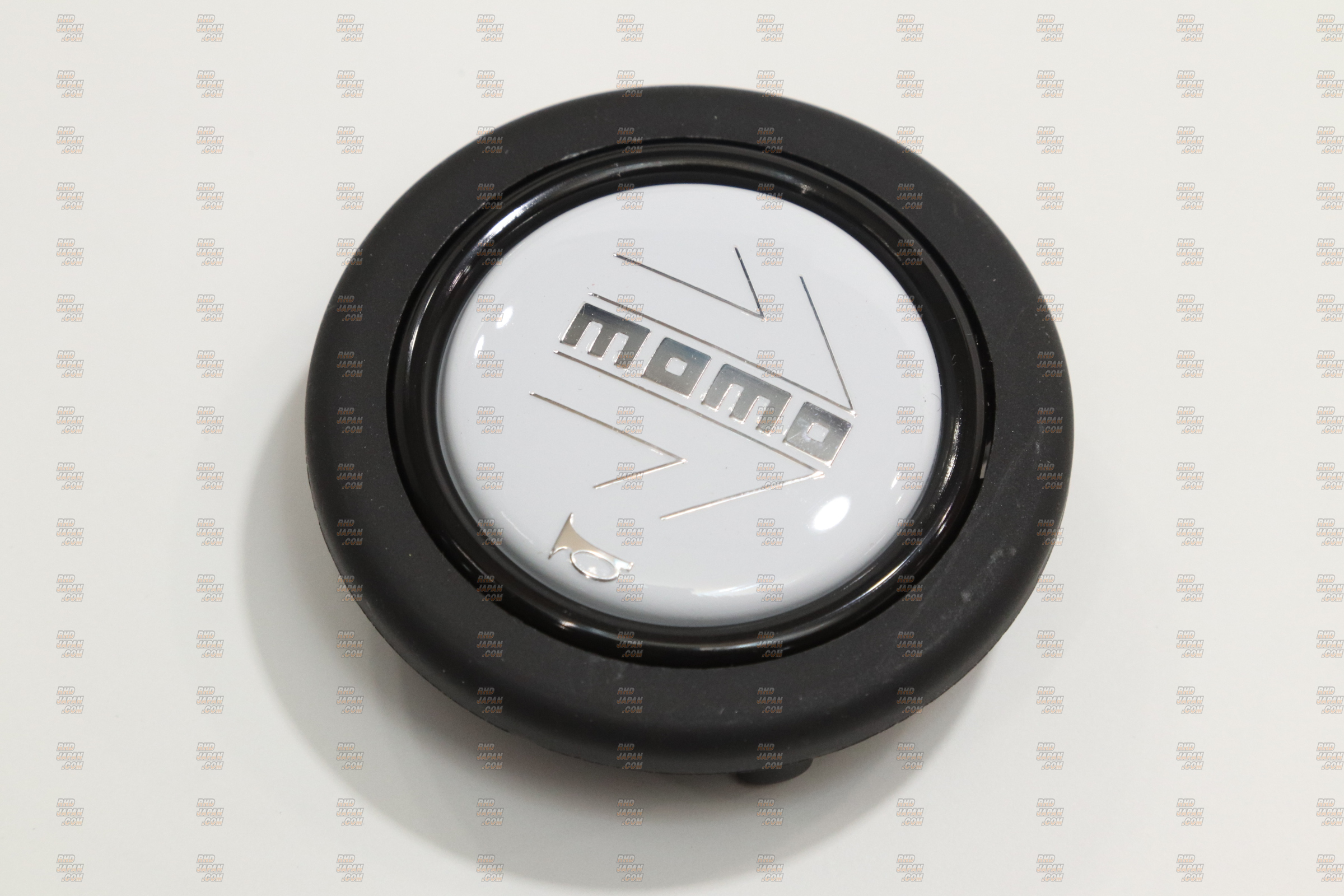 MOMO Drifting Steering Wheel 330mm - White - RHDJapan