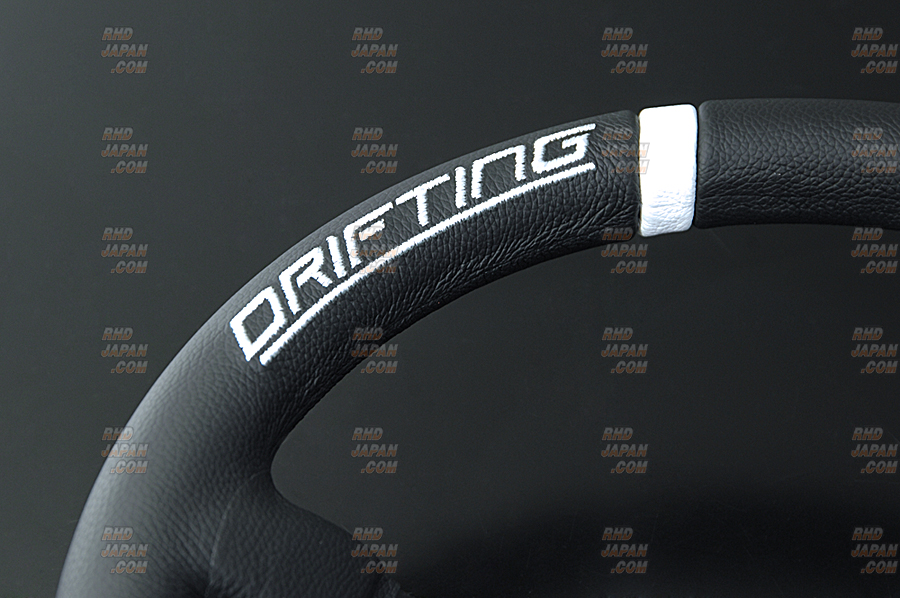 MOMO Drifting Steering Wheel 330mm - White - RHDJapan