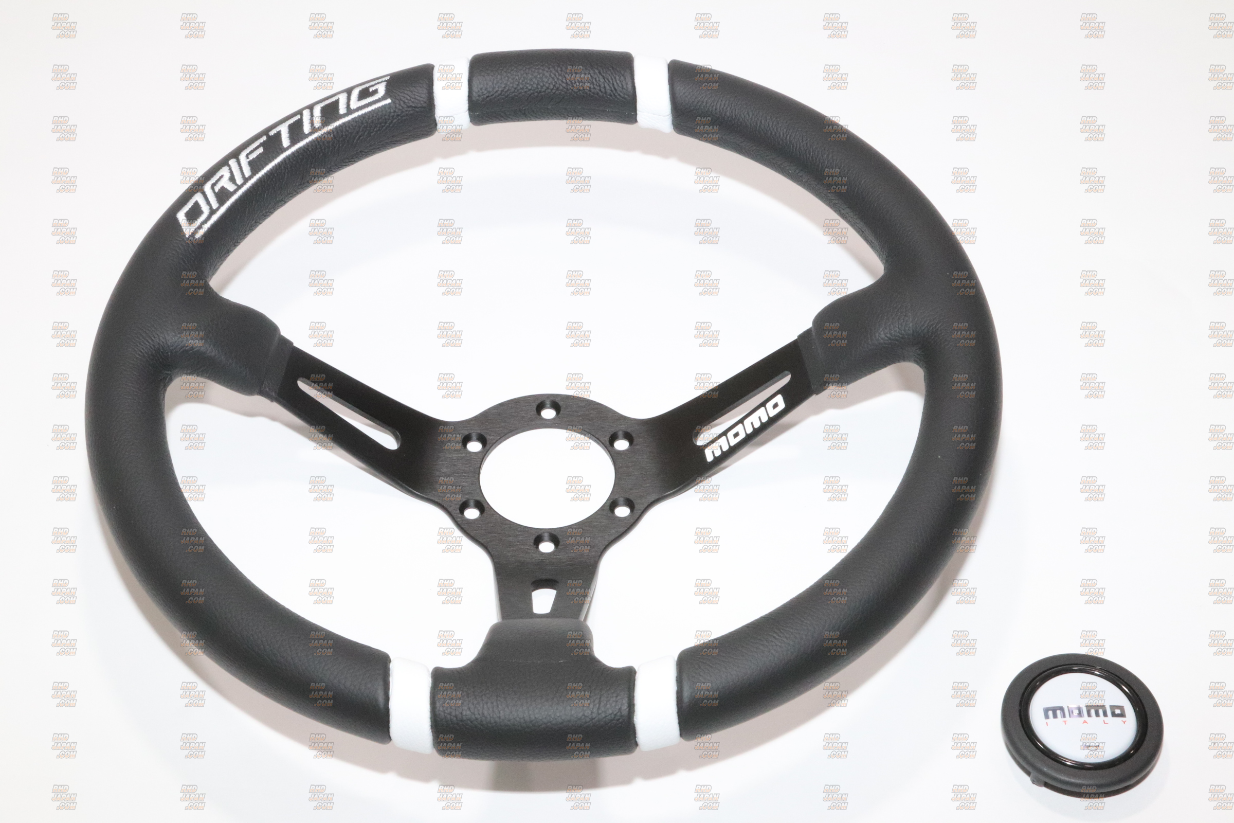 MOMO Drifting Steering Wheel 350mm - White - RHDJapan