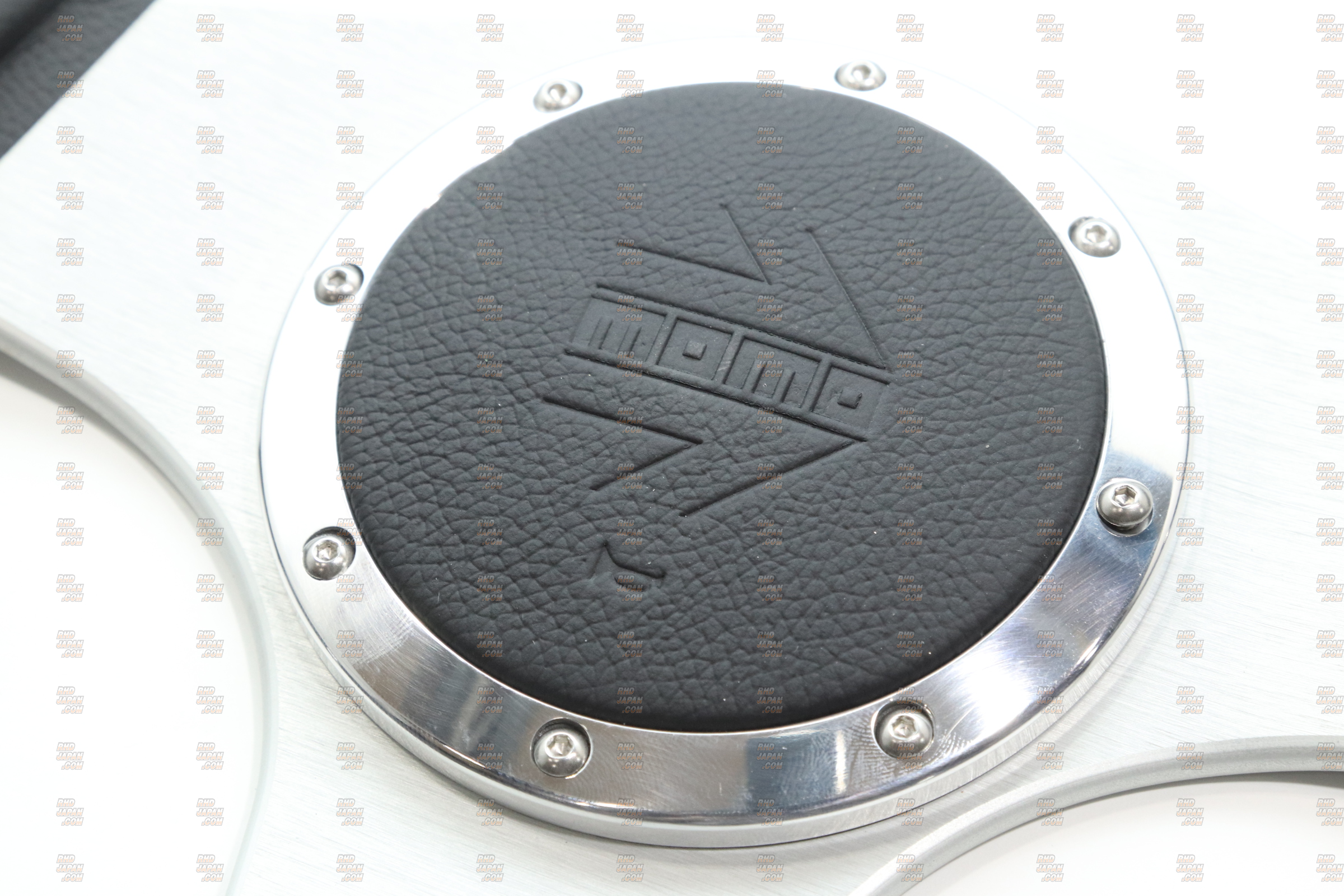 momomomo☆ Momo MOD30 Steering Wheel 320 mm - Black Suede/Black Spokes/1 Stripe