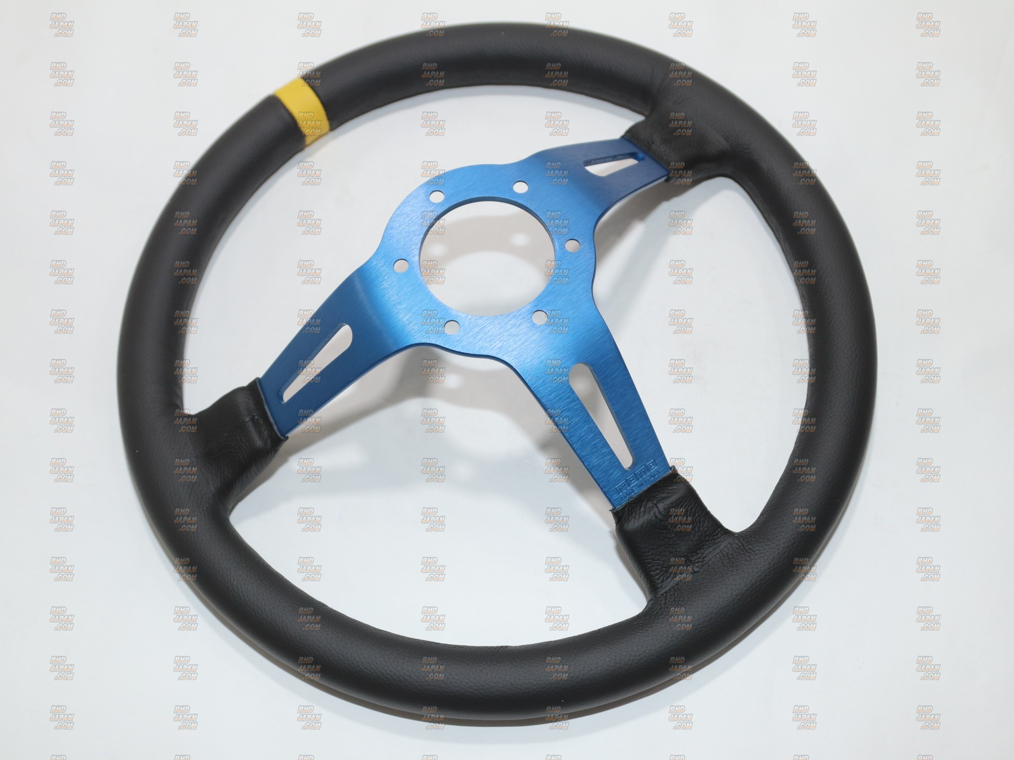 MOMO Mod. 08 350MM Black Leather / Brushed Black Anodized